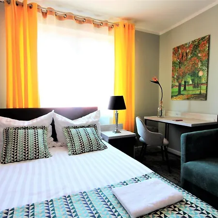 Stawros בית אירוח *